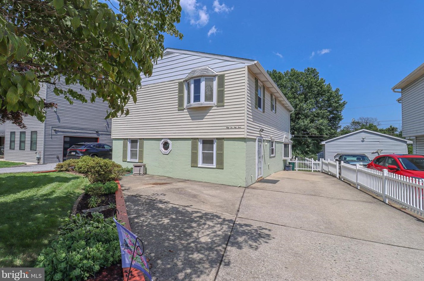 3147 Baybriar Rd, Baltimore, MD 21222-5404
