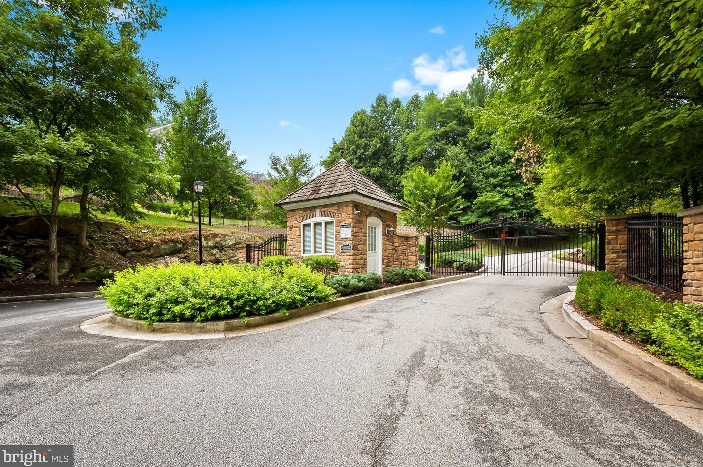 9 Sherborne Ct, Baltimore, MD 21209-2027