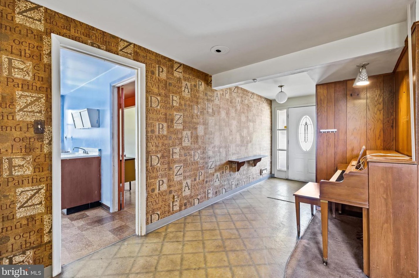 803 Hopewood Rd, Baltimore, MD 21208-5702