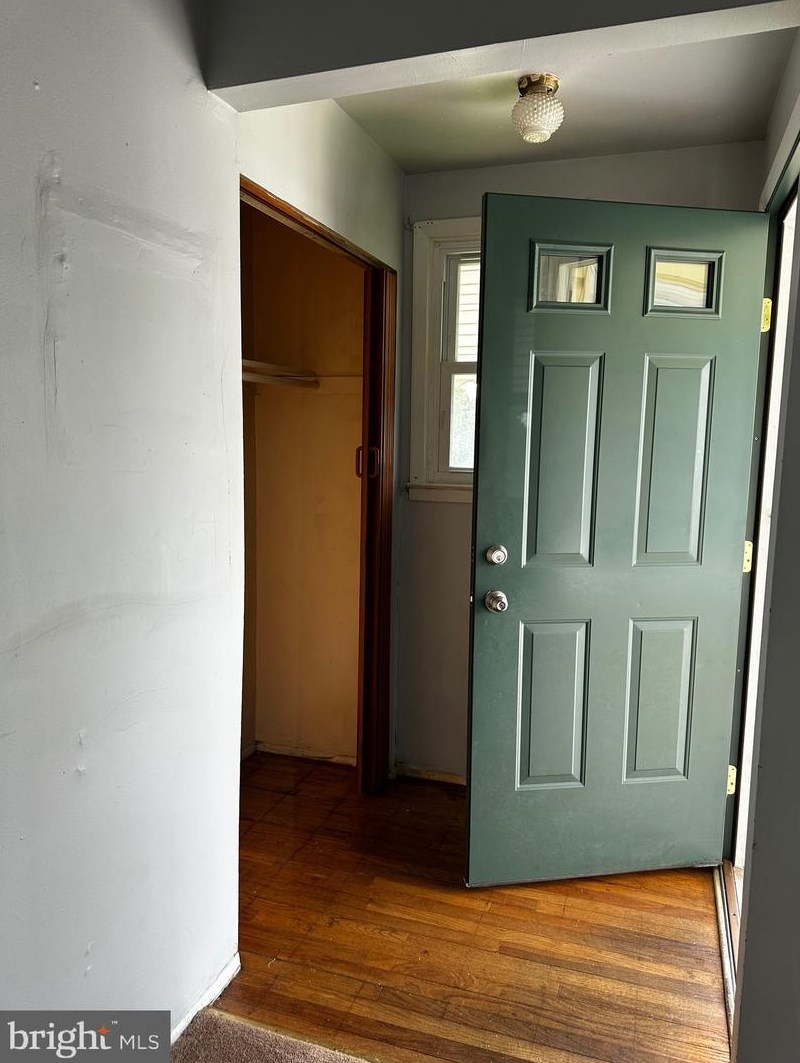 1821 Colmar Rd, Baltimore, MD 21207-4111