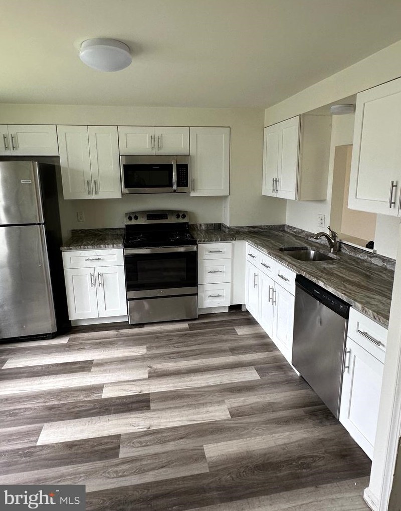 4 Van Ct, Baltimore, MD 21206-2954