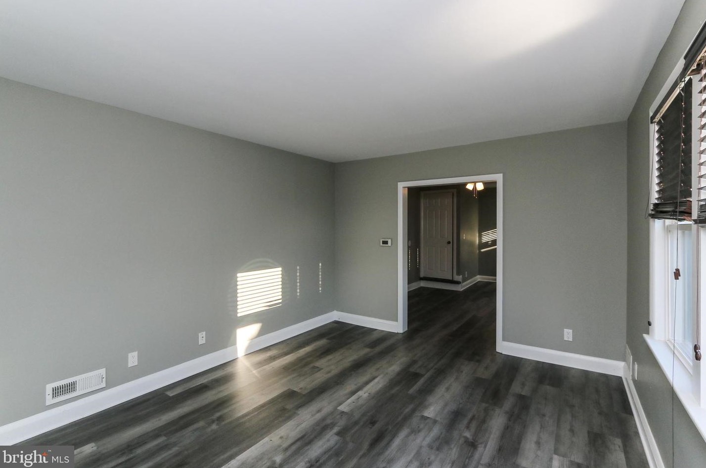 2502 Hillcrest Ave, Baltimore, MD 21234-6241
