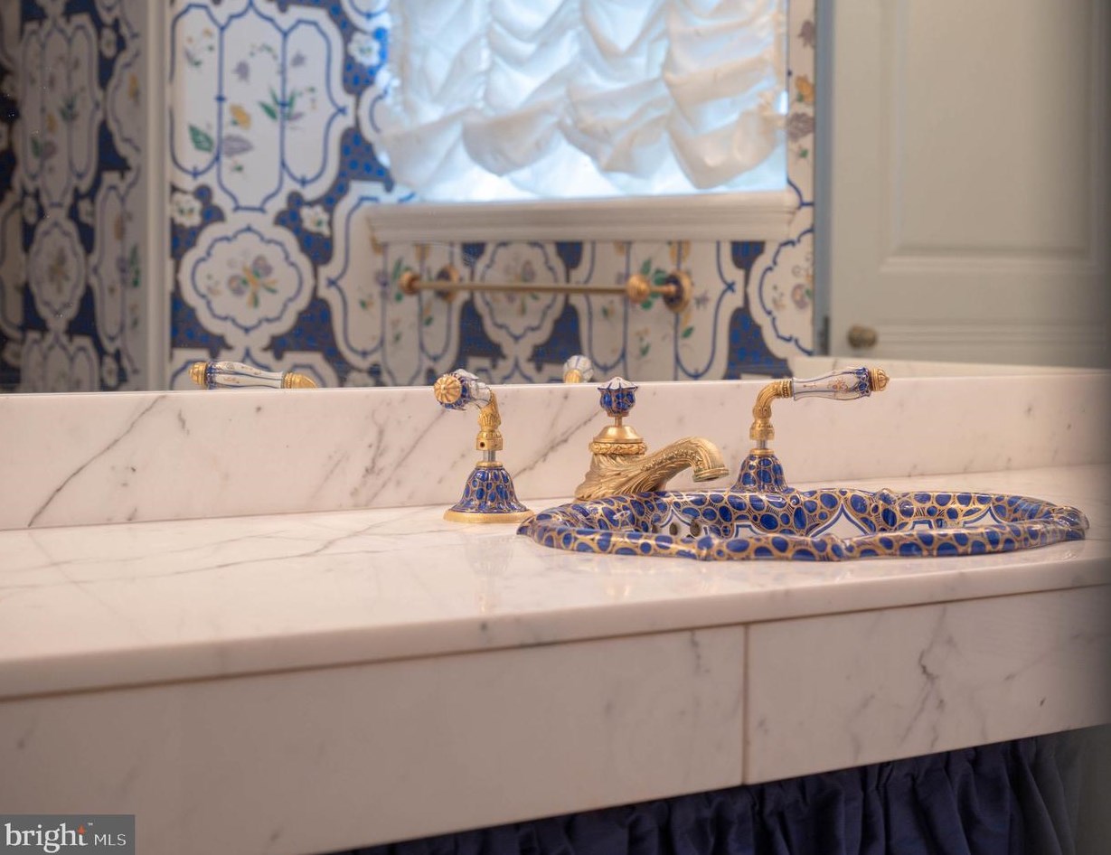 8410 Park Hts Ave, Baltimore MD 21215-6730 exterior