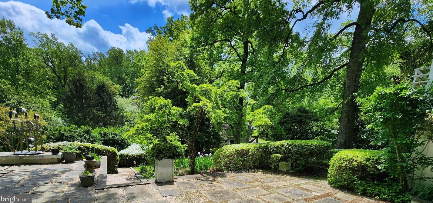 8410 Park Hts Ave, Baltimore MD 21215-6730 exterior