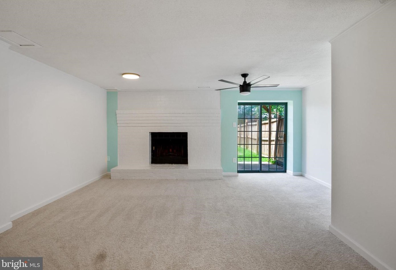 1802 Towson Ave, Baltimore MD 21222-3055 exterior