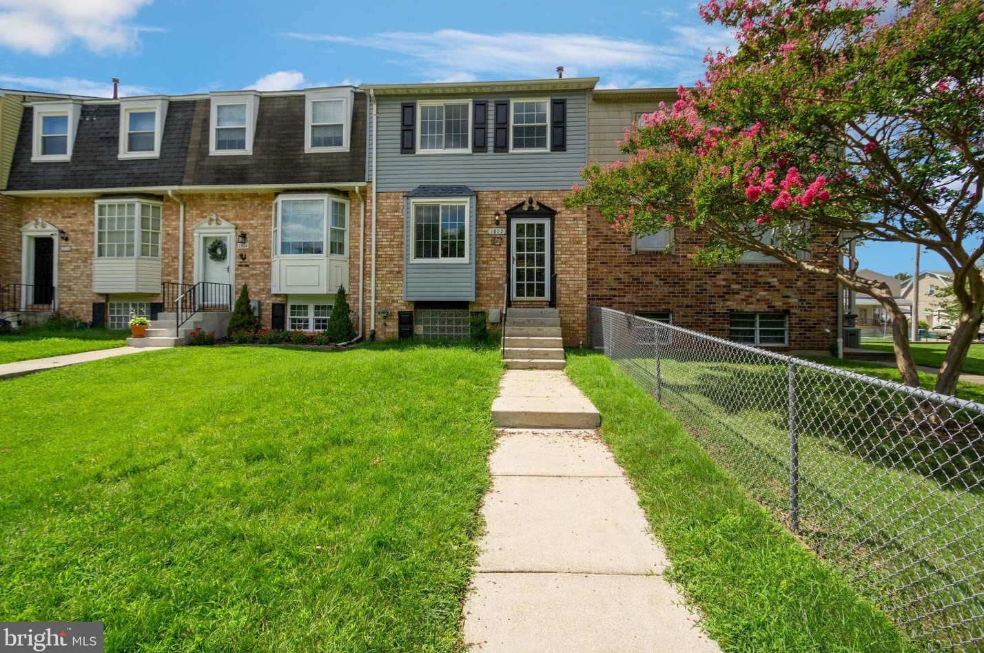 1802 Towson Ave, Baltimore, MD 21222-3055