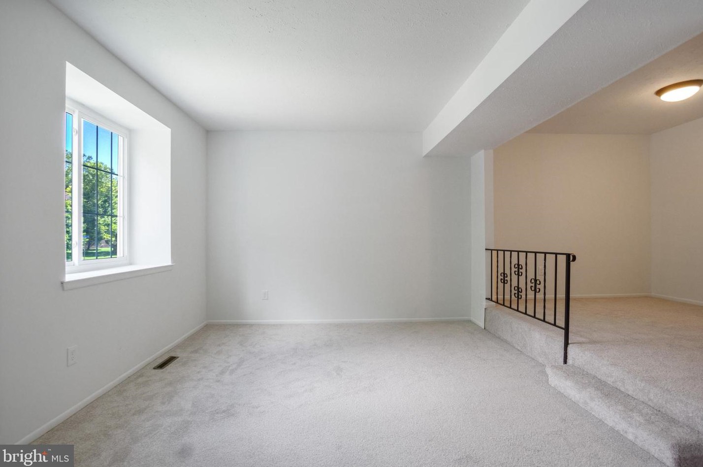 1802 Towson Ave, Baltimore MD 21222-3055 exterior