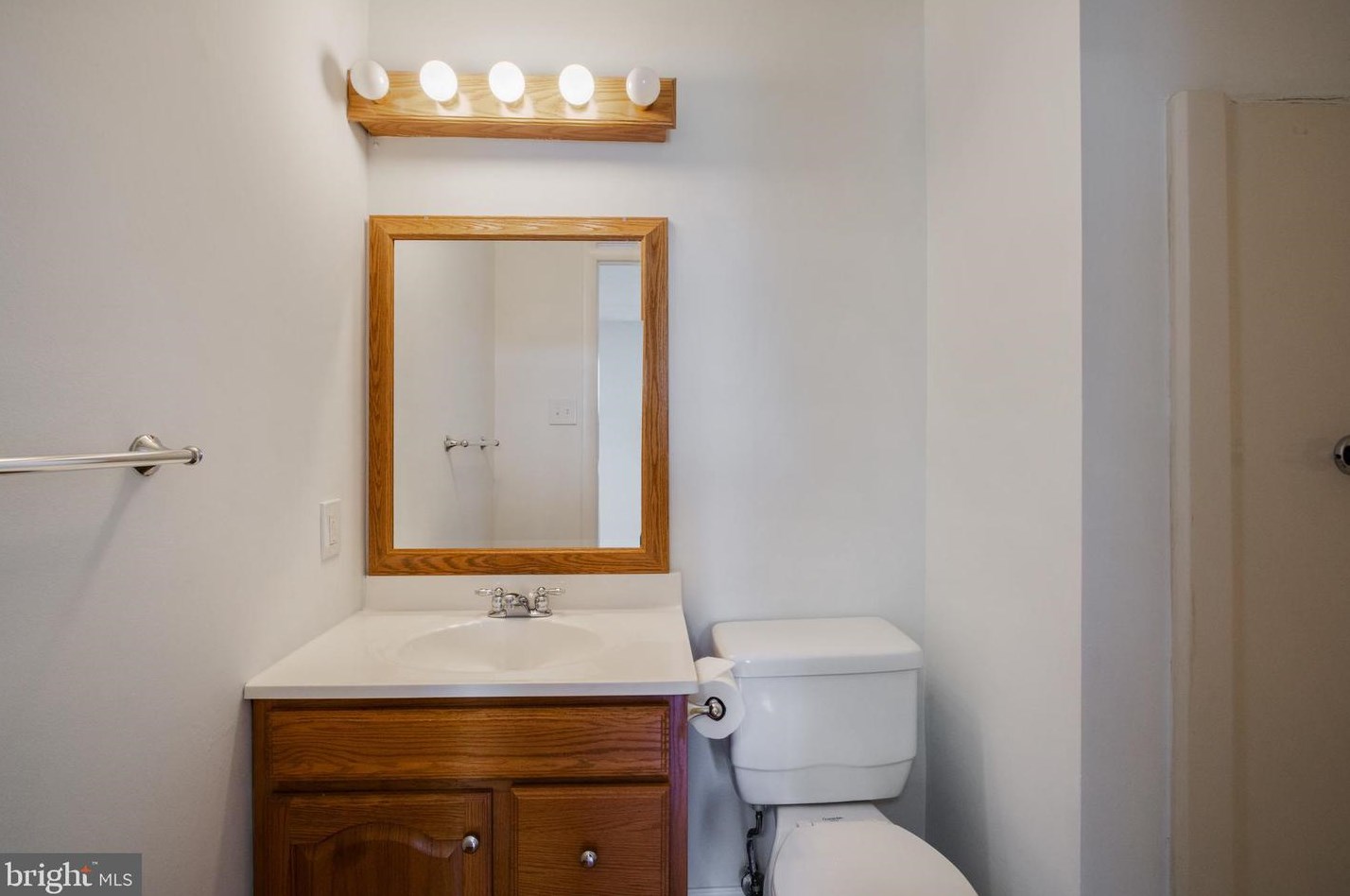 1802 Towson Ave, Baltimore MD 21222-3055 exterior