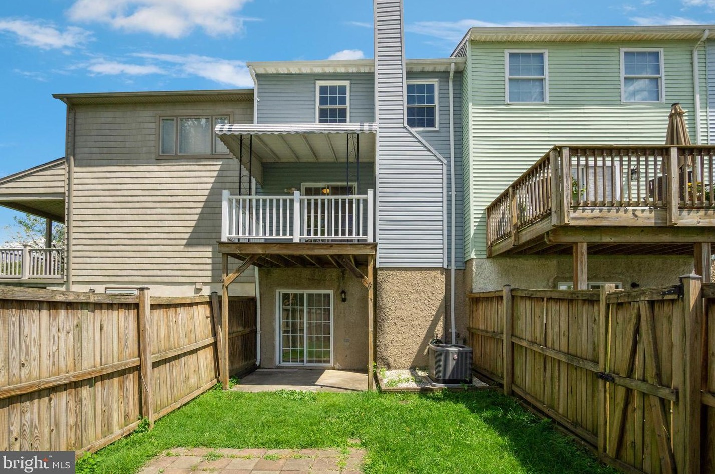 1802 Towson Ave, Baltimore MD 21222-3055 exterior