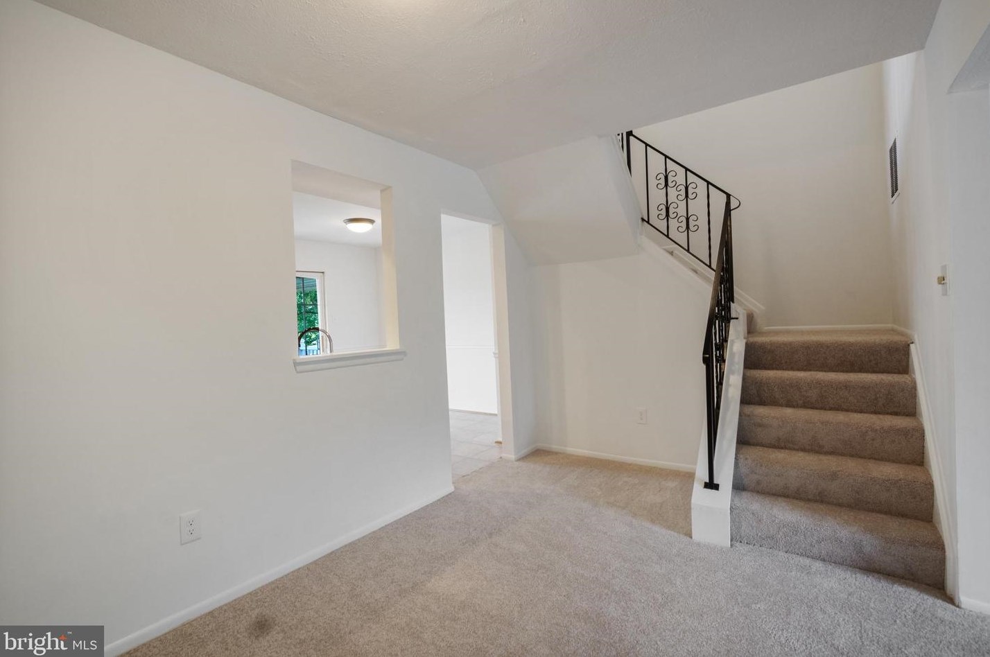 1802 Towson Ave, Baltimore MD 21222-3055 exterior