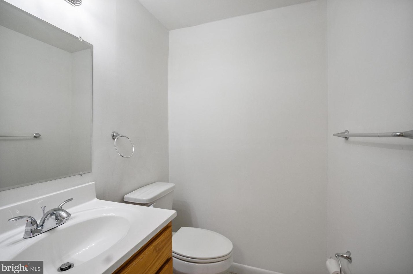 1802 Towson Ave, Baltimore MD 21222-3055 exterior