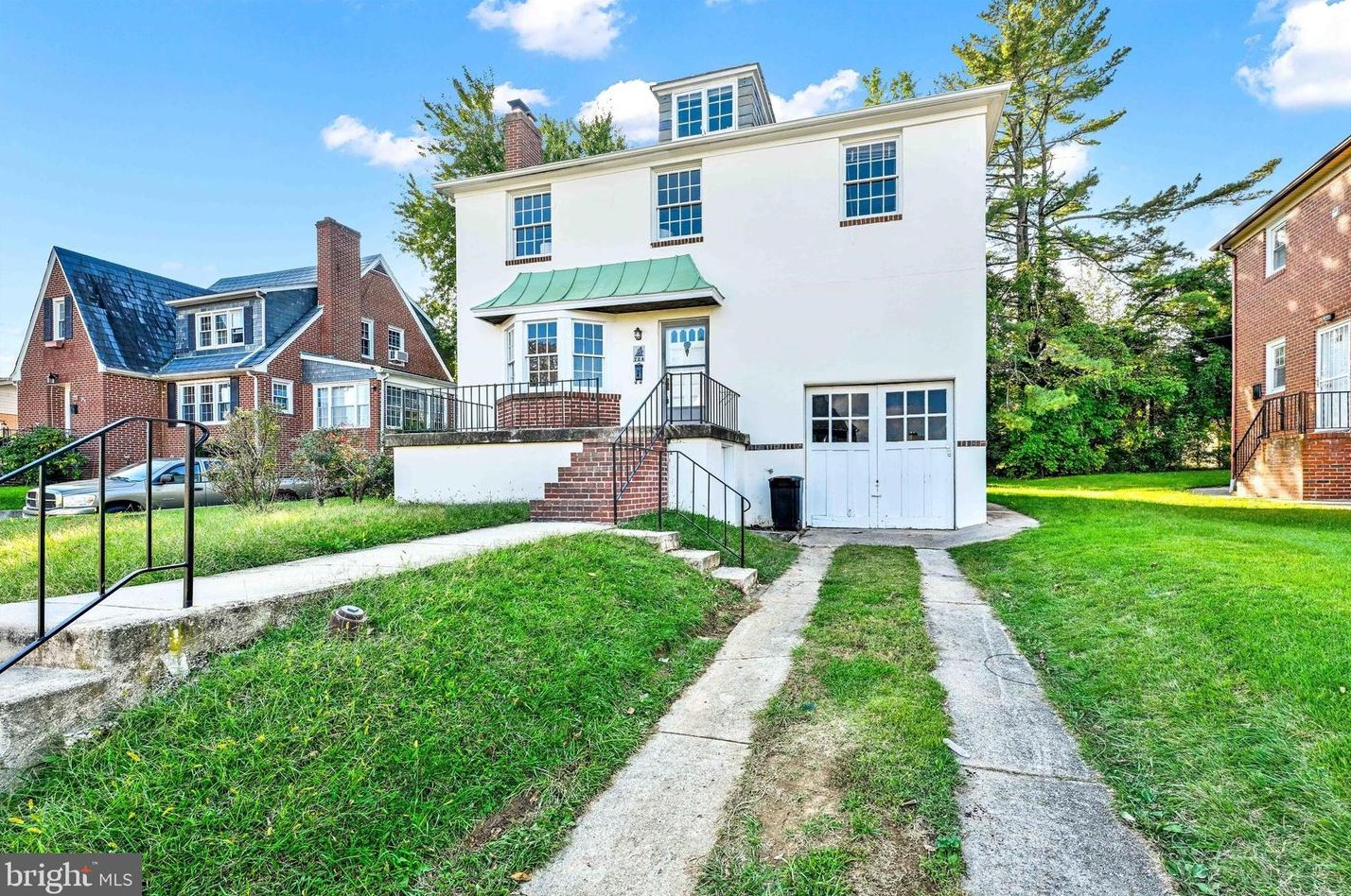 724 Westhills Pkwy, Baltimore, MD 21229-1117