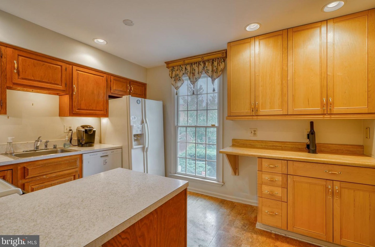11 Parliament Ct, Baltimore, MD 21212-1235