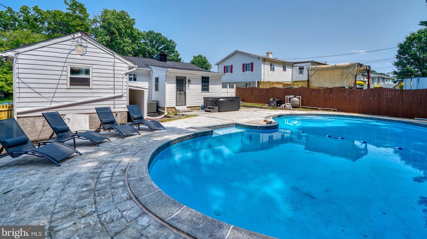 6713 Yataruba Dr, Baltimore MD  21207-4537 exterior