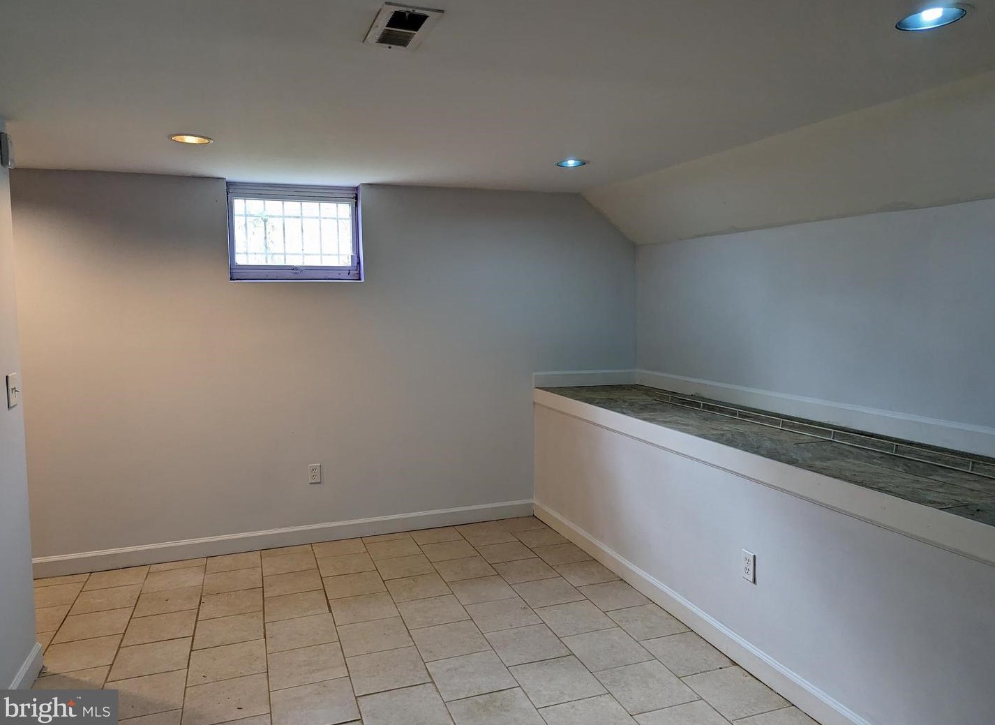 1679 Yakona Rd, Baltimore MD 21286-2348 exterior