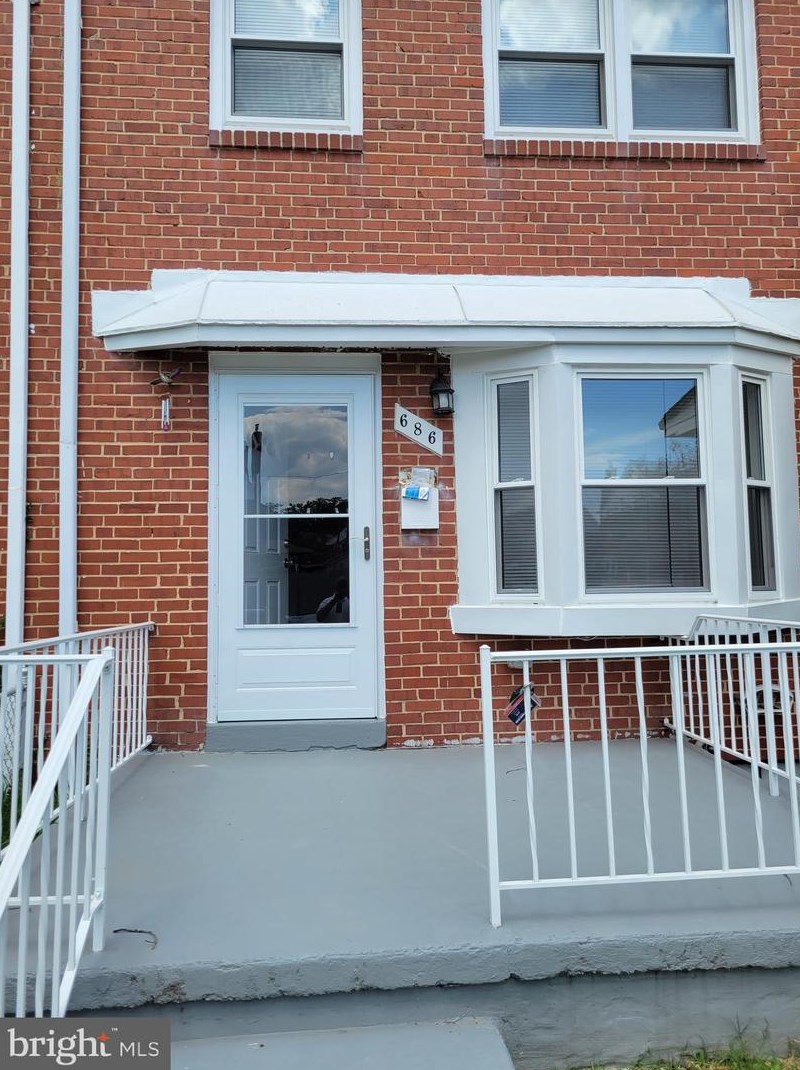 686 Middlesex Rd, Baltimore, MD 21221