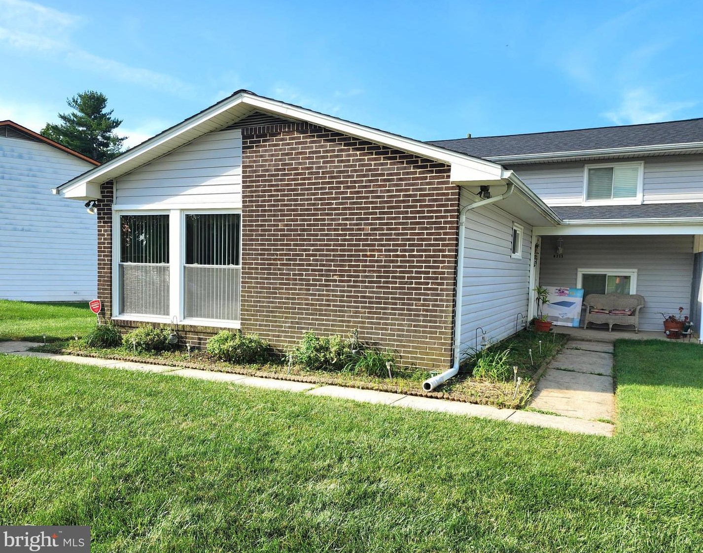 8315 Lacewood Ln, Baltimore, MD 21208-2025
