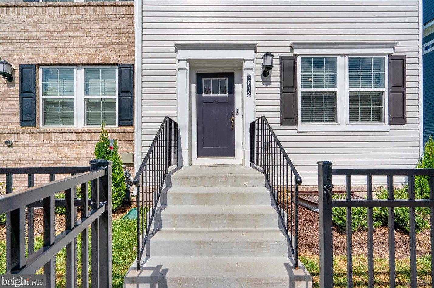 7872 Johnnycake Rd, Baltimore, MD 21244-1220