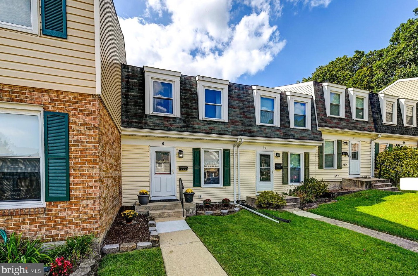 8 Pickens Ct, Baltimore, MD 21236-3237
