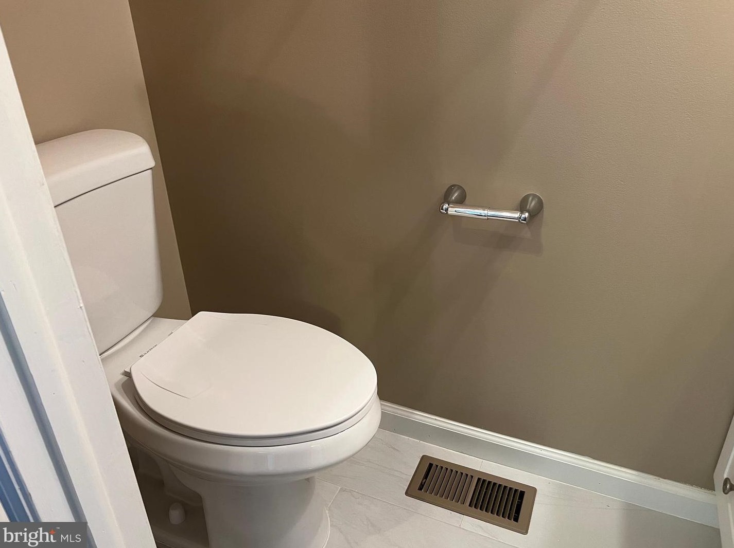 8248 Berryfield Dr, Baltimore MD  21236-5510 exterior