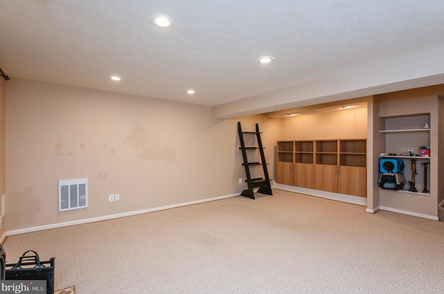 7 Turnmill Ct, Baltimore MD  21236-5554 exterior