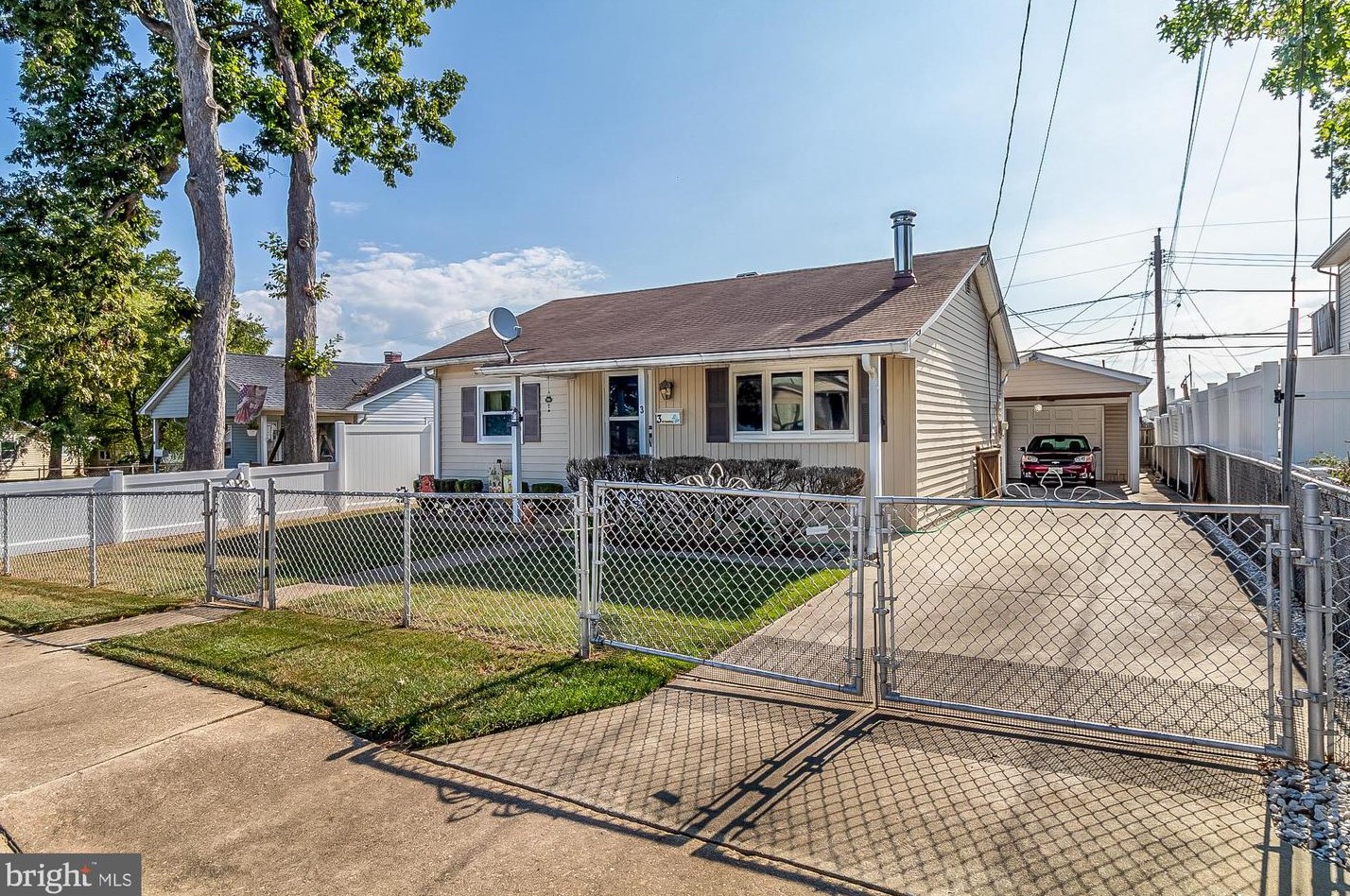 3 Glider Dr, Baltimore, MD 21220-4602
