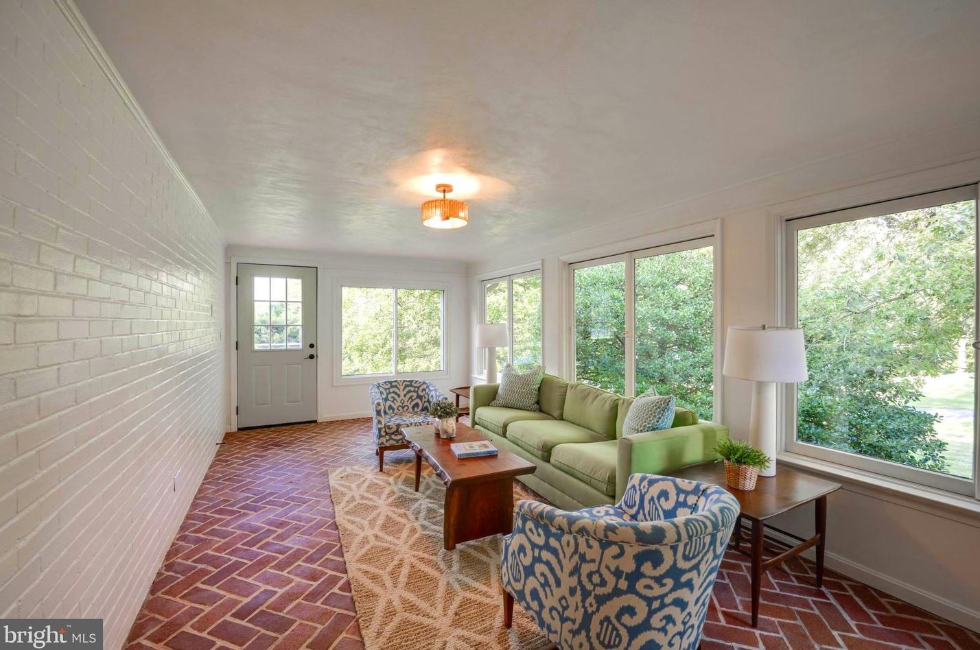 1125 Gypsy Ln, Baltimore MD  21286-1463 exterior