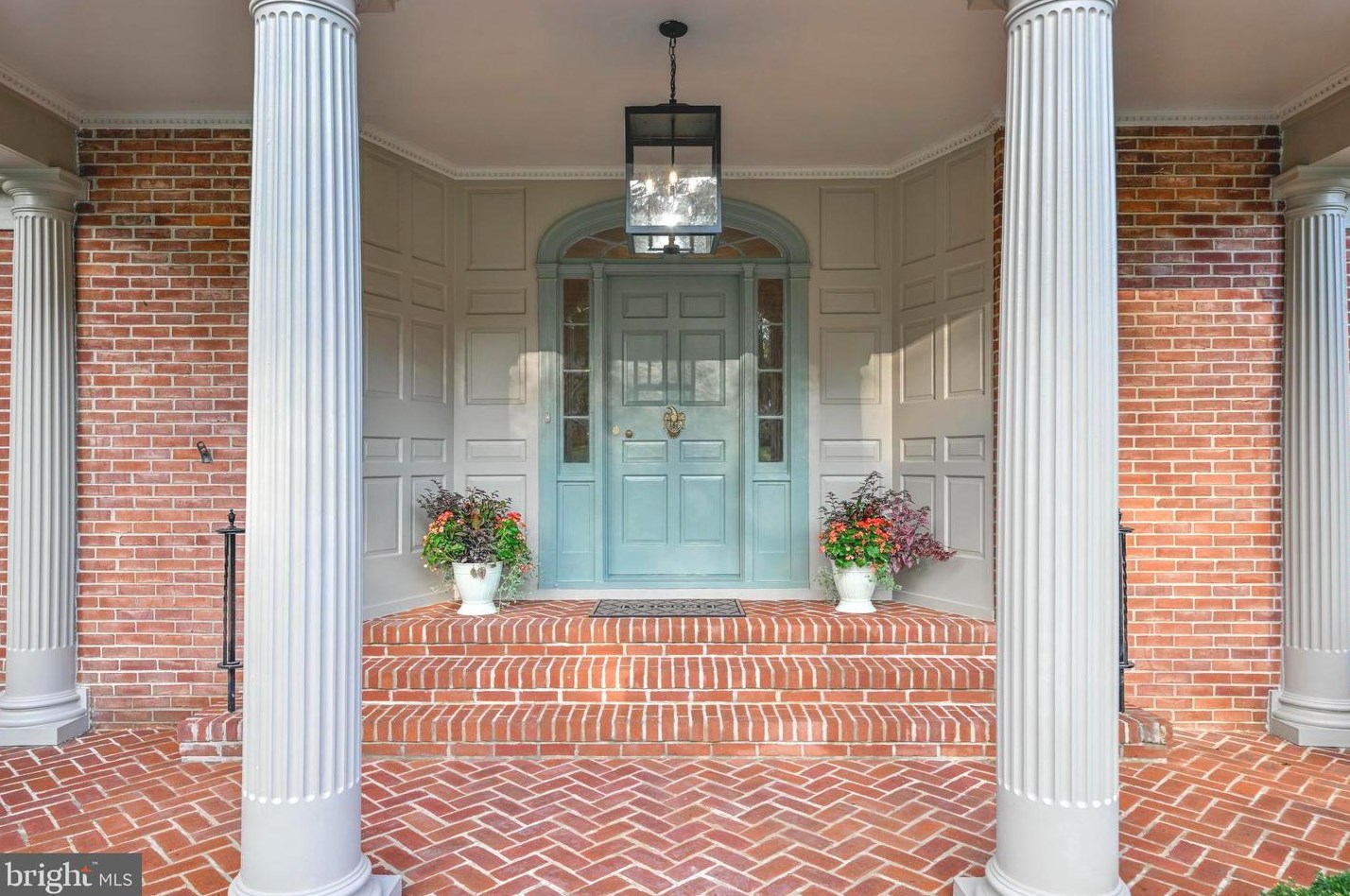 1125 Gypsy Ln, Baltimore MD  21286-1463 exterior