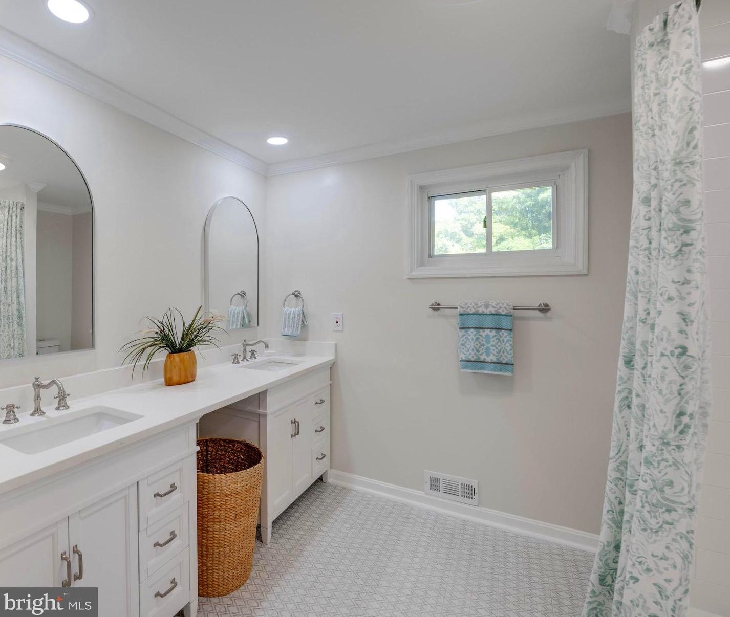 1125 Gypsy Ln, Baltimore MD  21286-1463 exterior