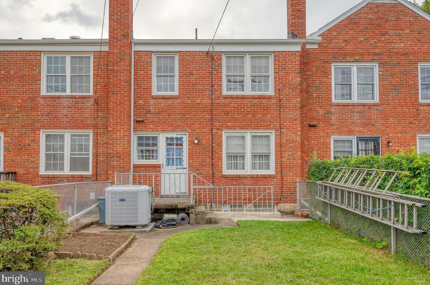 1502 Doxbury Rd, Baltimore, MD 21286-5903