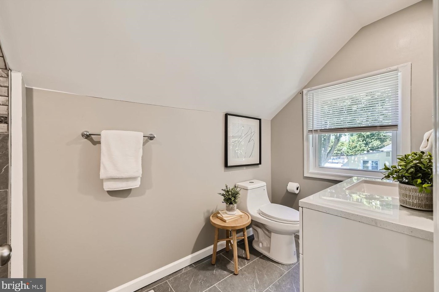 208 Margaret Ave, Baltimore MD  21221-6704 exterior