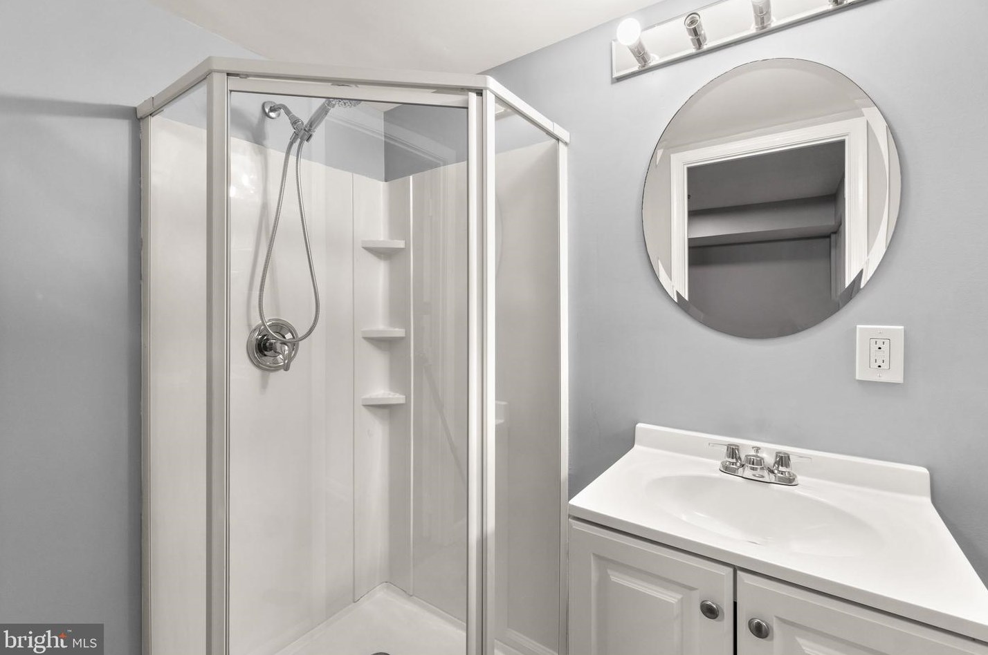 1606 Yakona Rd, Baltimore MD 21286-2348 exterior