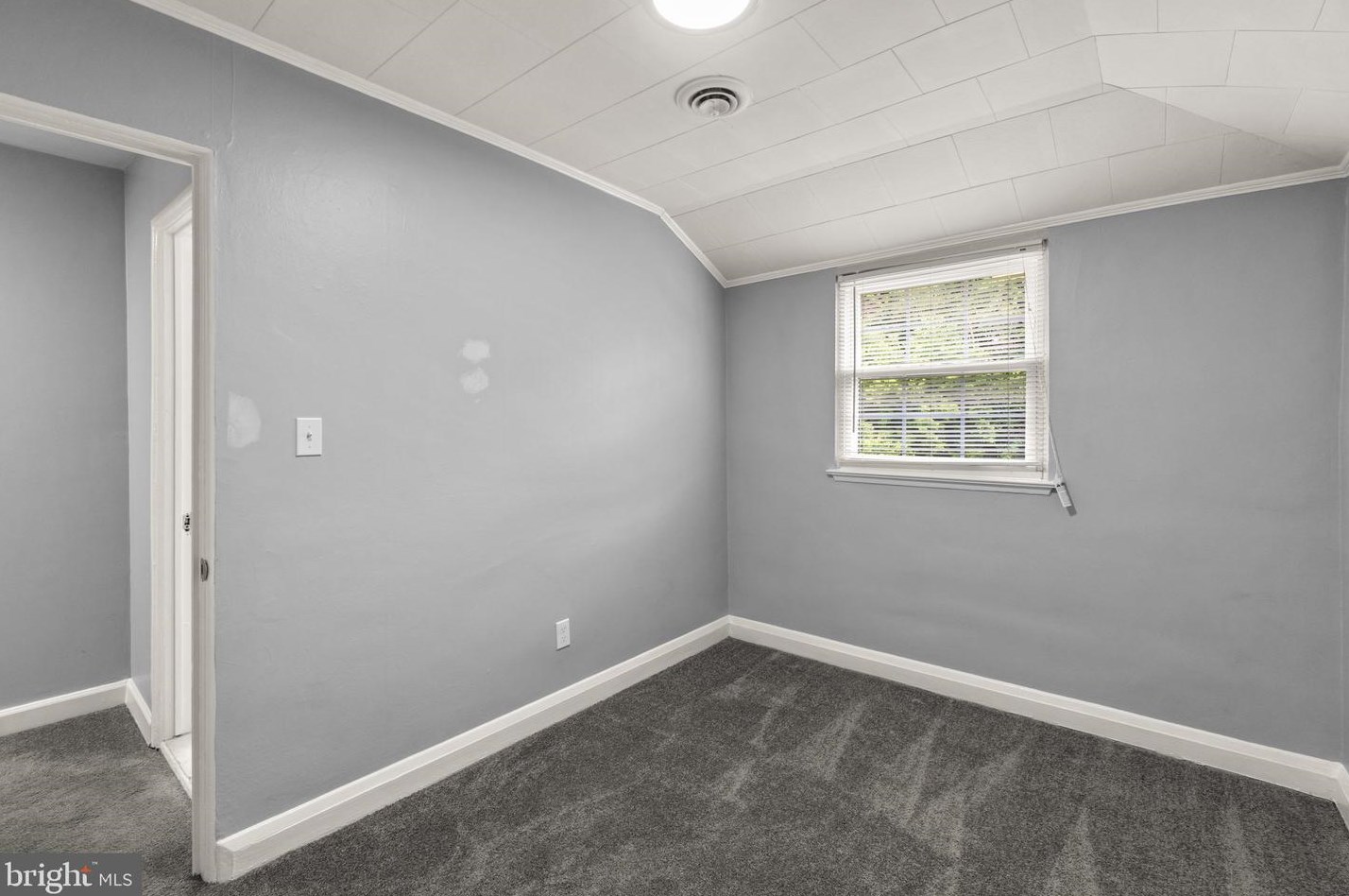 1606 Yakona Rd, Baltimore MD 21286-2348 exterior