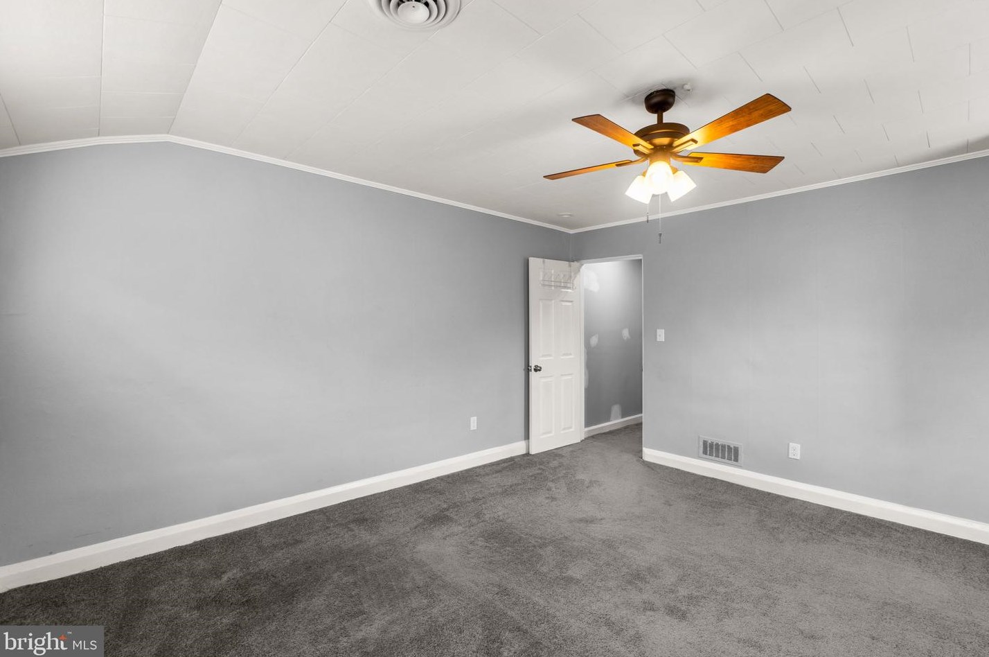 1606 Yakona Rd, Baltimore MD 21286-2348 exterior