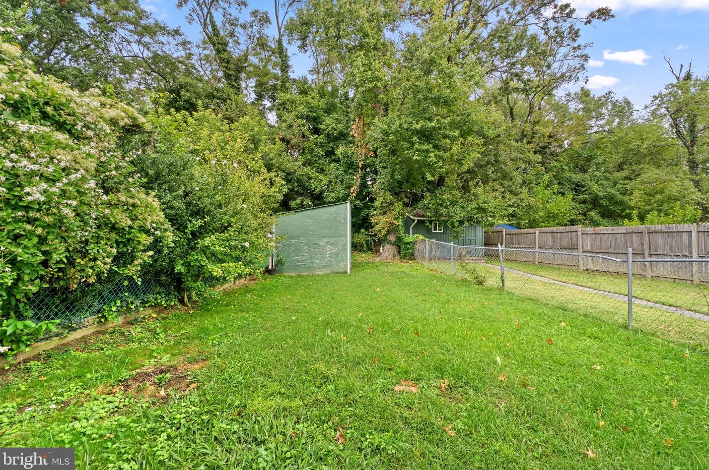 1606 Yakona Rd, Baltimore MD 21286-2348 exterior