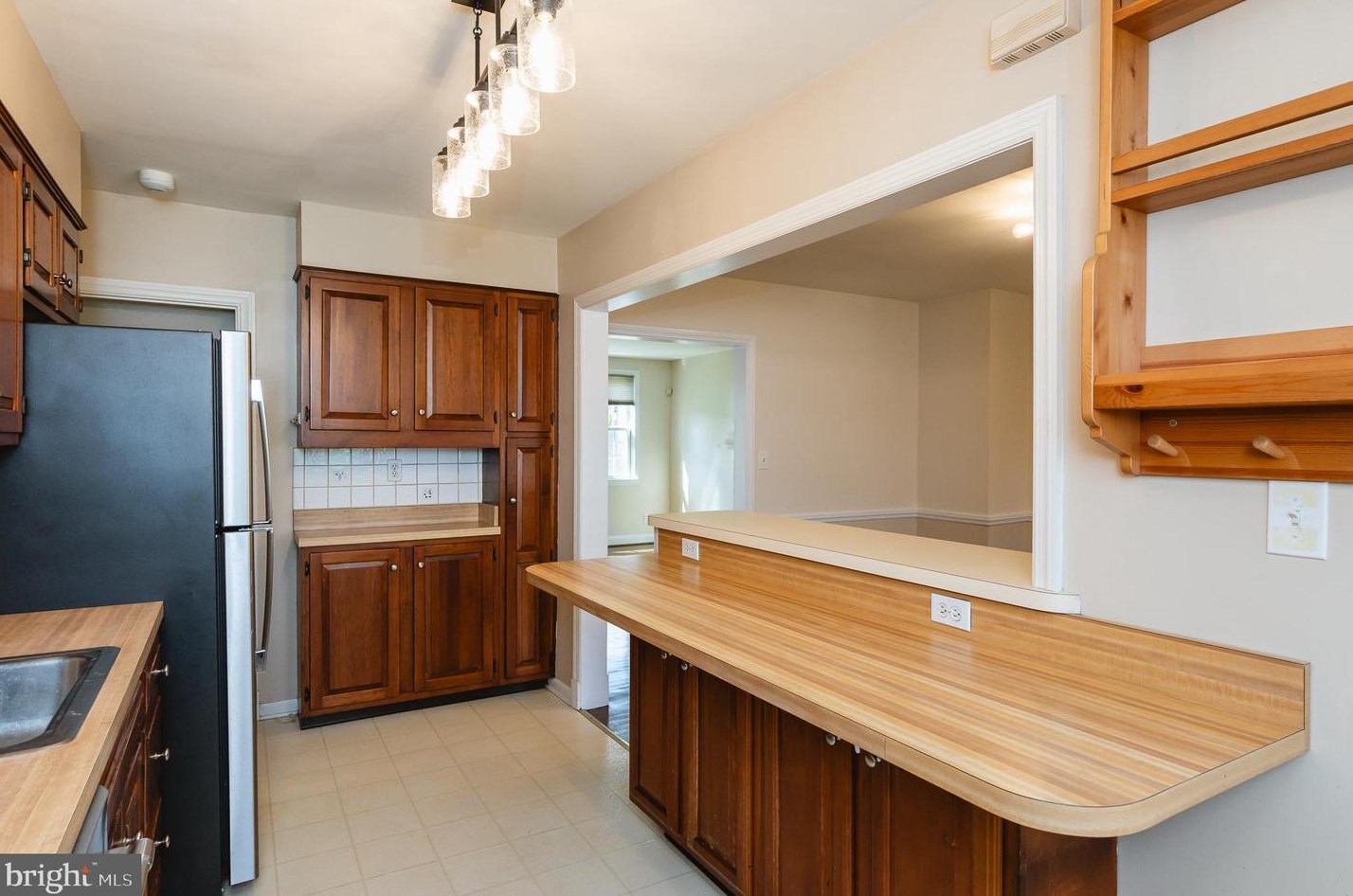 341 Stratford Rd, Baltimore MD  21228-1845 exterior