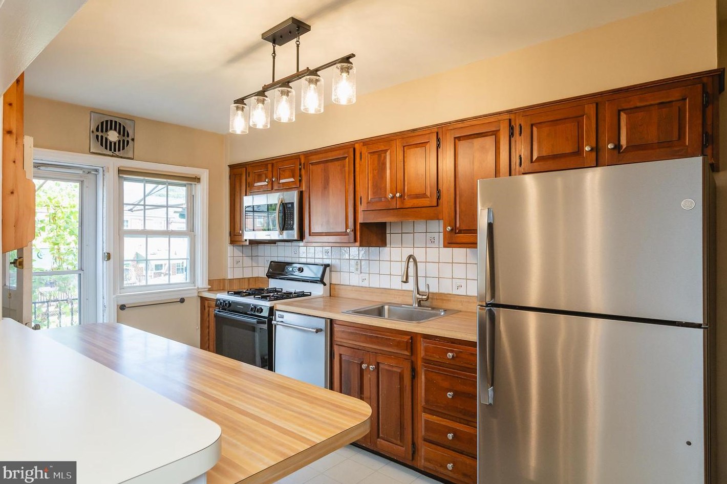 341 Stratford Rd, Baltimore MD  21228-1845 exterior