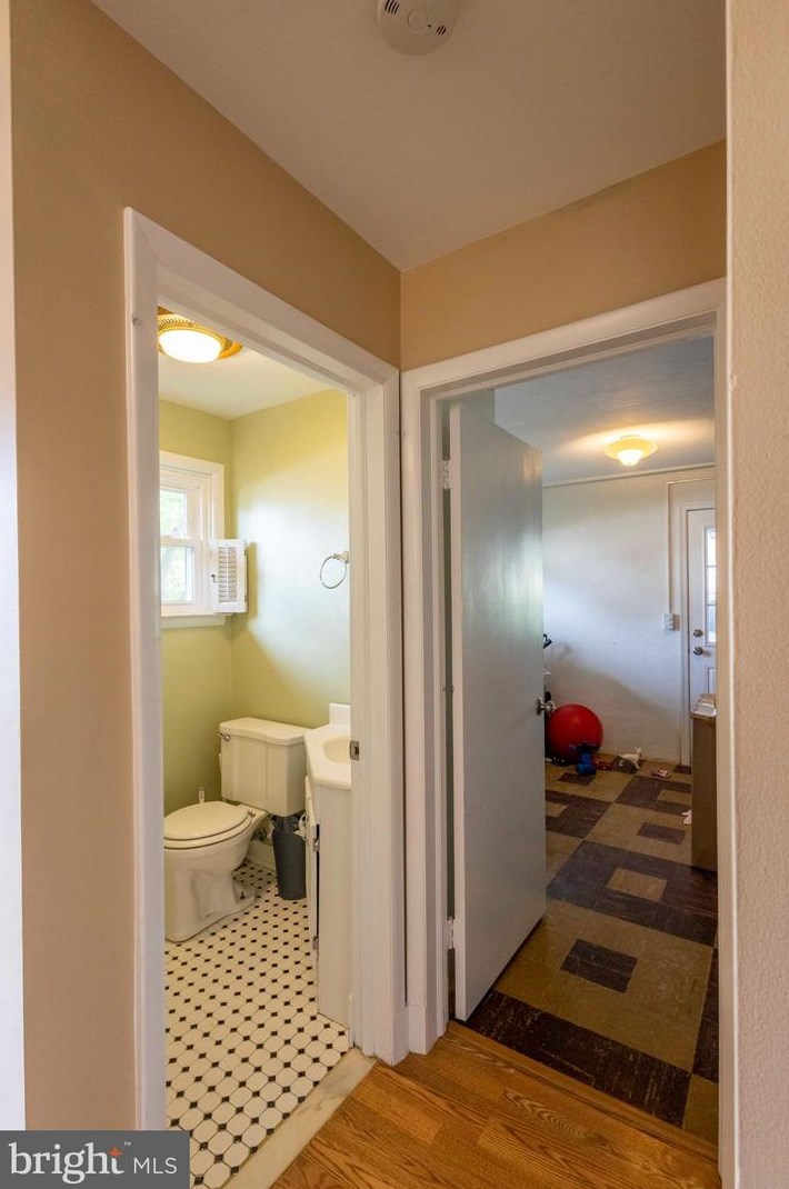 324 Wessling Cir, Baltimore MD  21228-4723 exterior