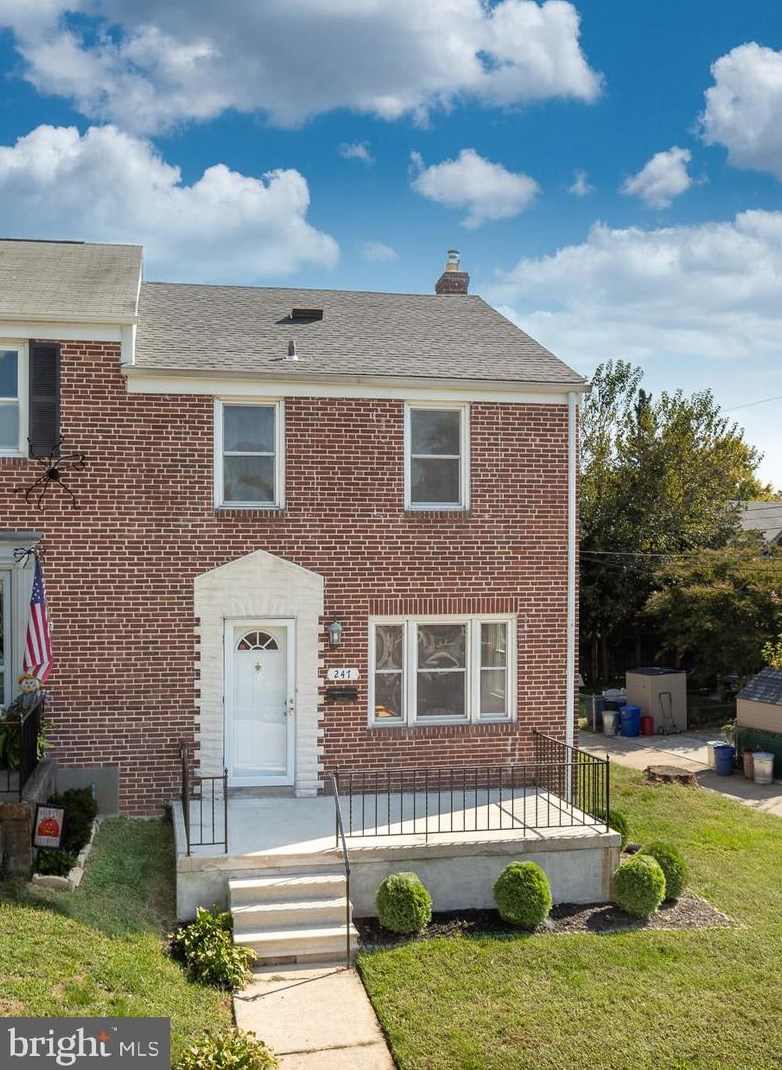 247 Blakeney Rd, Baltimore, MD 21228-3522