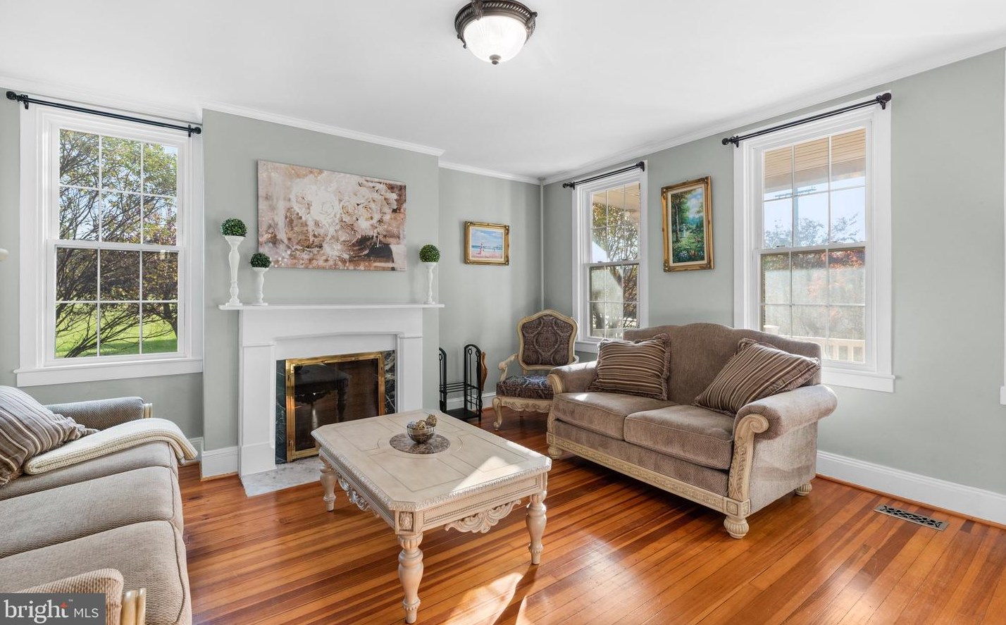 131 Bloomsbury Ave, Baltimore, MD 21228-5221