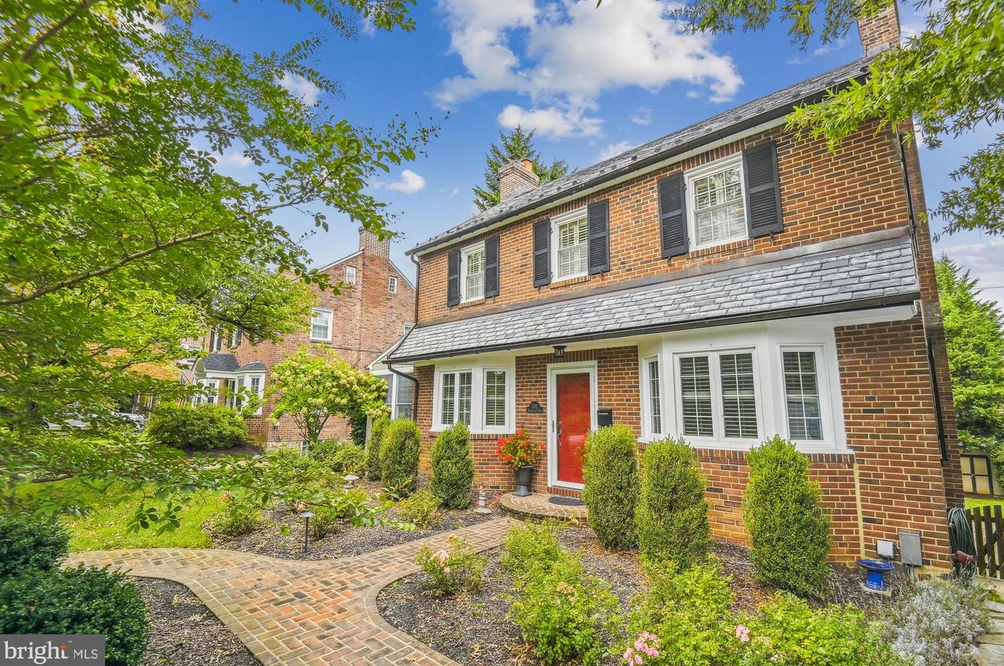 502 Hatherleigh Rd, Baltimore, MD 21212-1650