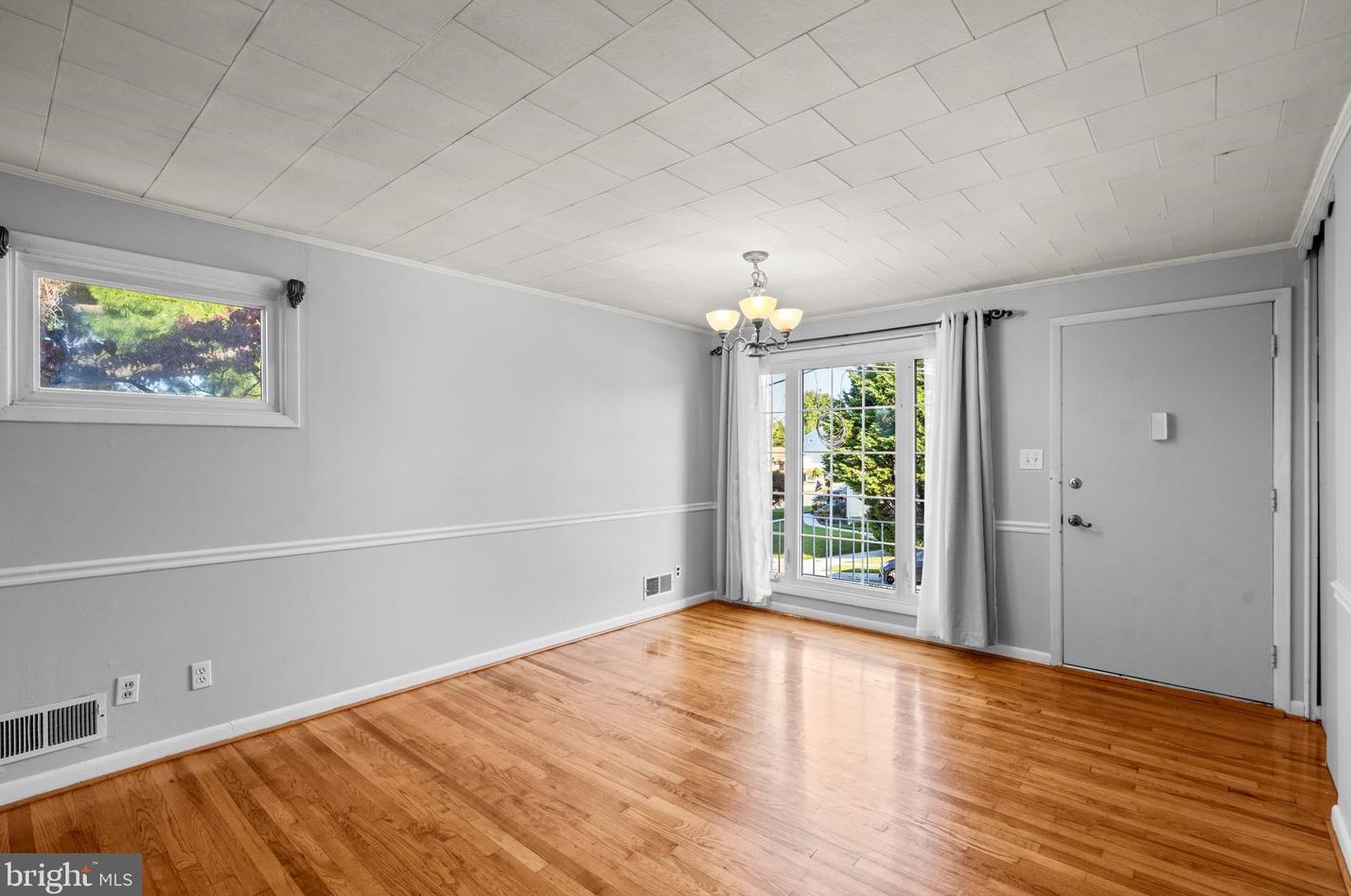 3403 Glenside Dr, Baltimore, MD 21234-3328