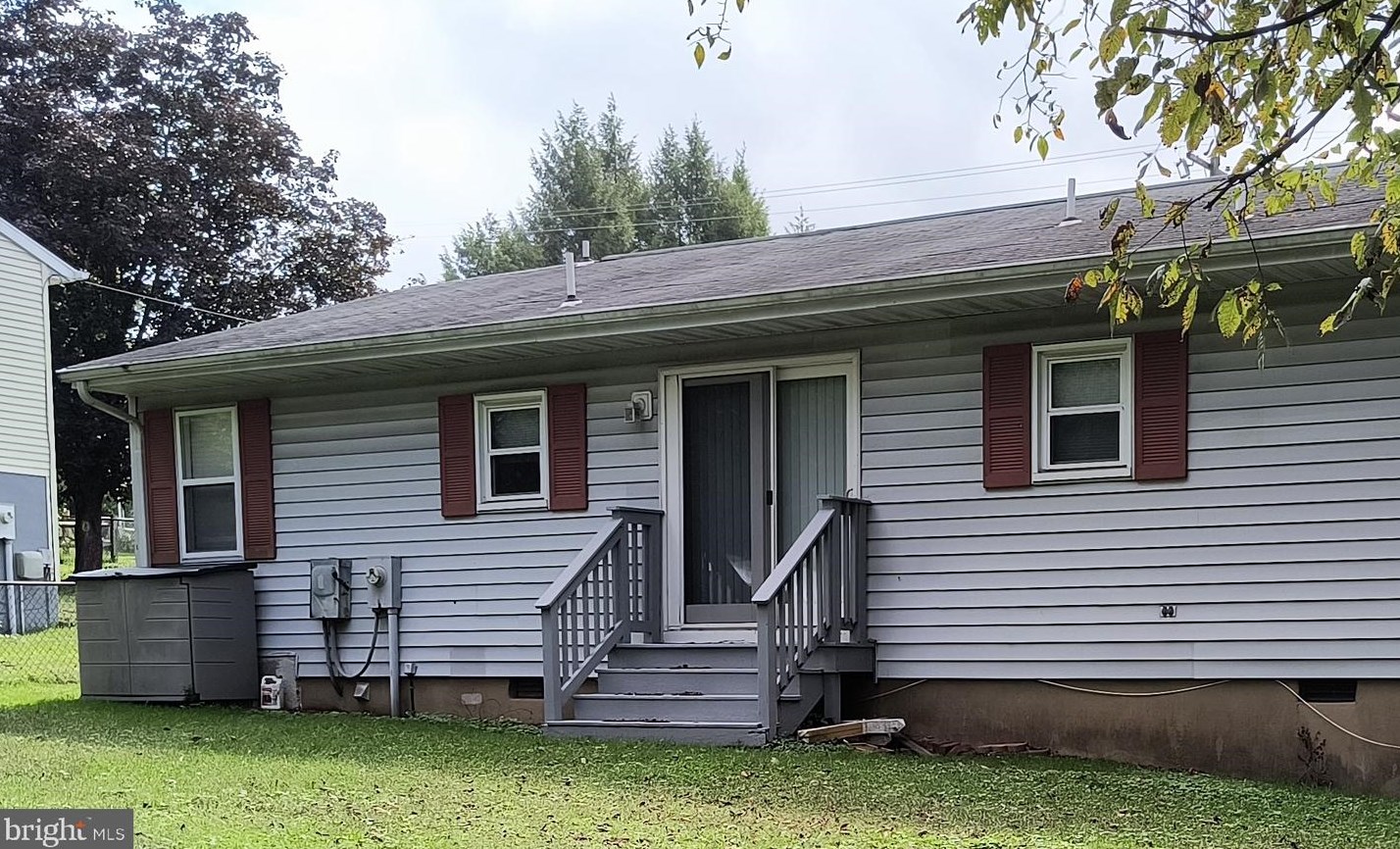 20 Lavern Ave, Baltimore, MD 21227-3045