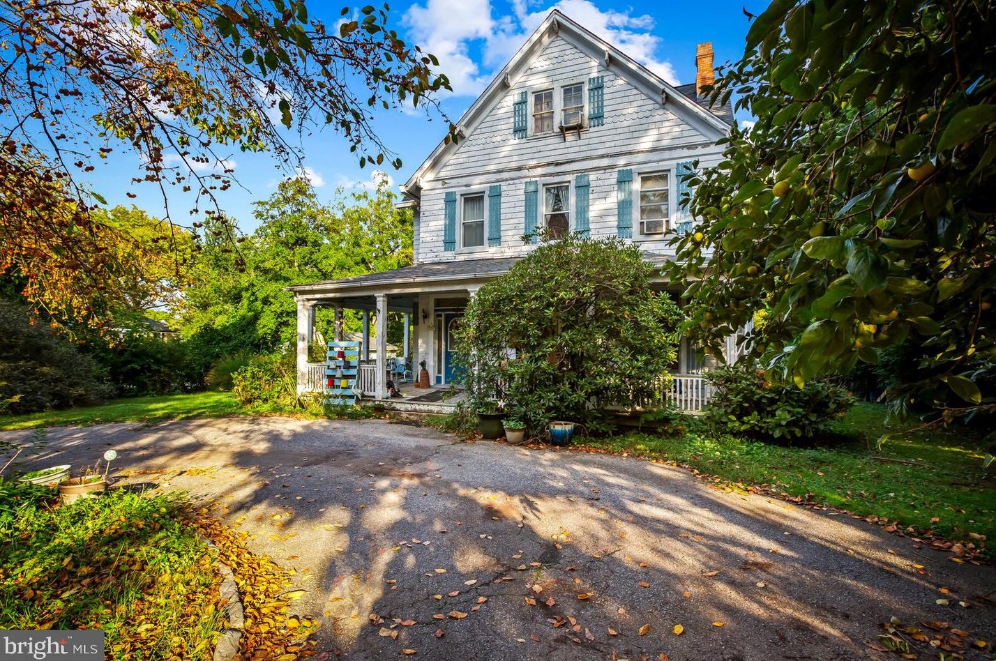 29 Rolling Rd, Baltimore, MD 21228-4849