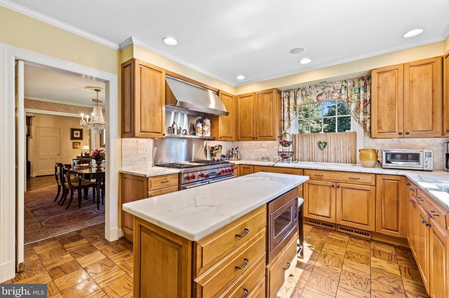 12 Meadow Rd, Baltimore MD 21225-2642 exterior