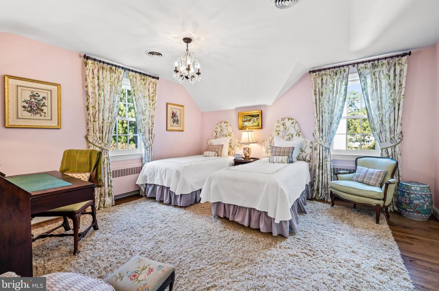 12 Meadow Rd, Baltimore MD 21225-2642 exterior