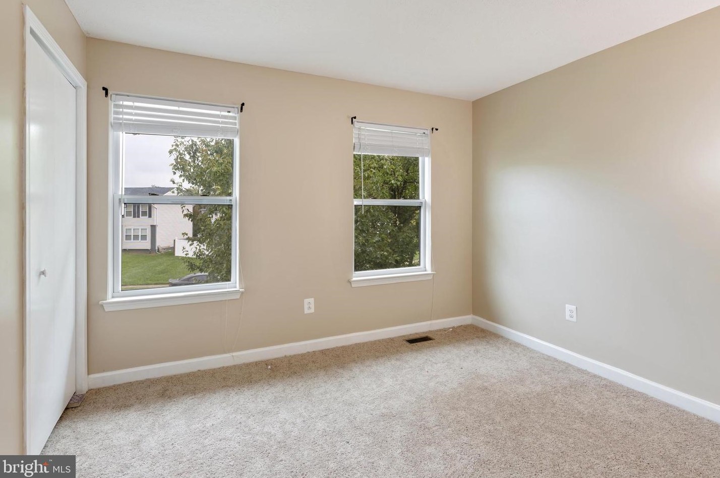 10 Malus Ct, Baltimore MD 21207-4400 exterior