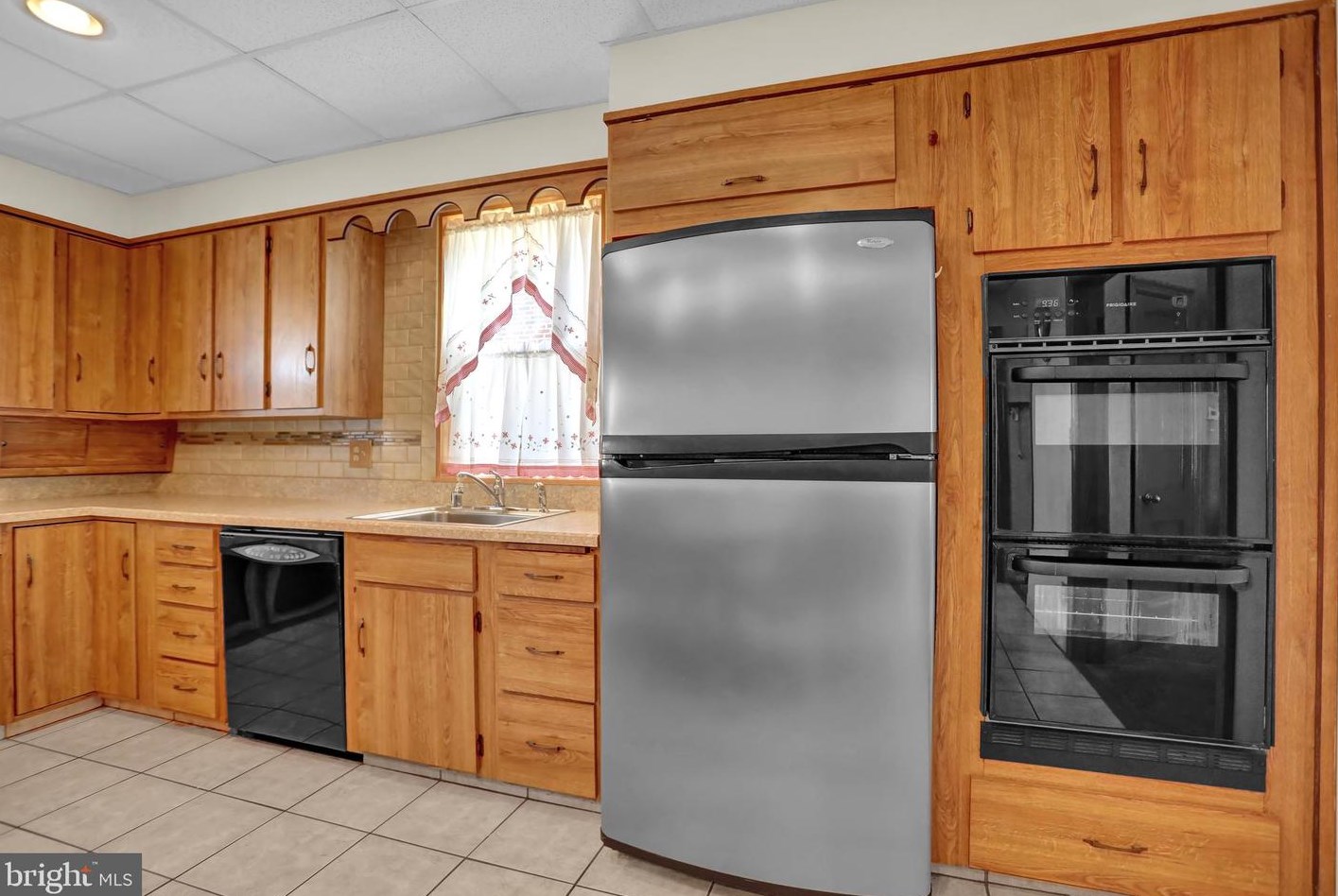 6812 Youngstown Ave, Baltimore MD  21222-1112 exterior