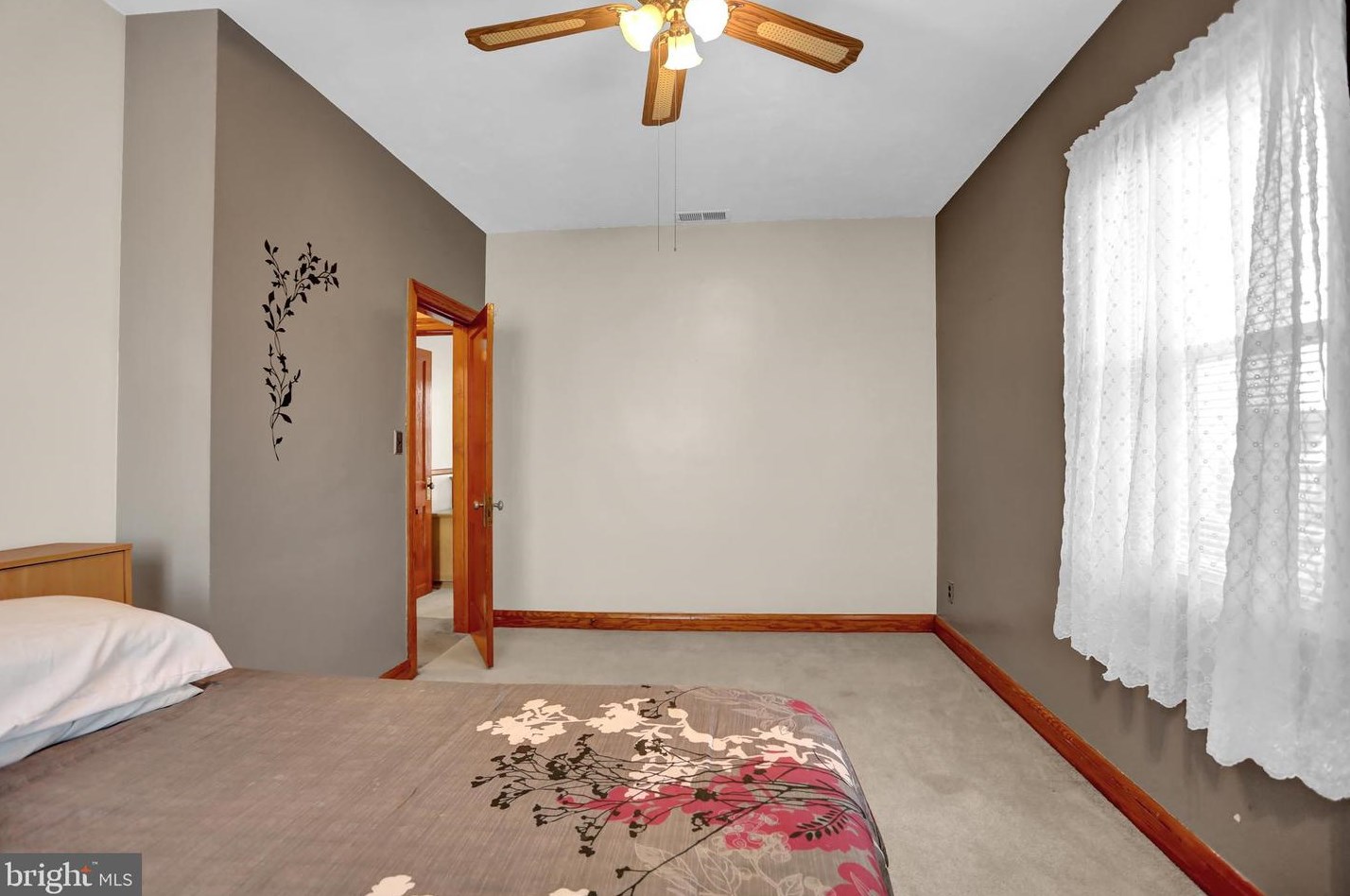 6812 Youngstown Ave, Baltimore MD  21222-1112 exterior