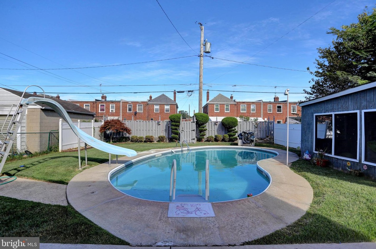 6812 Youngstown Ave, Baltimore MD  21222-1112 exterior